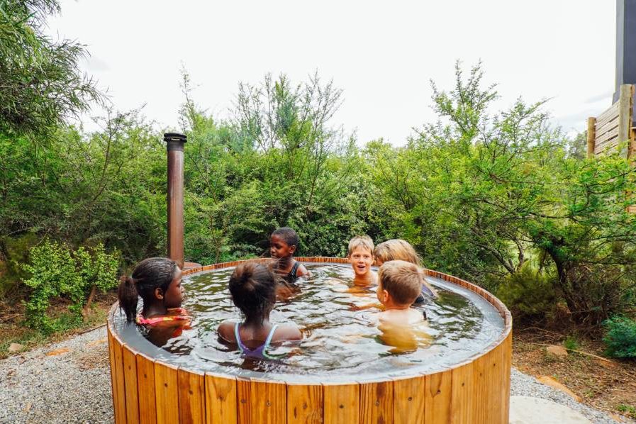 africamps-kam'bati-swellendam-glamping-hot-tub